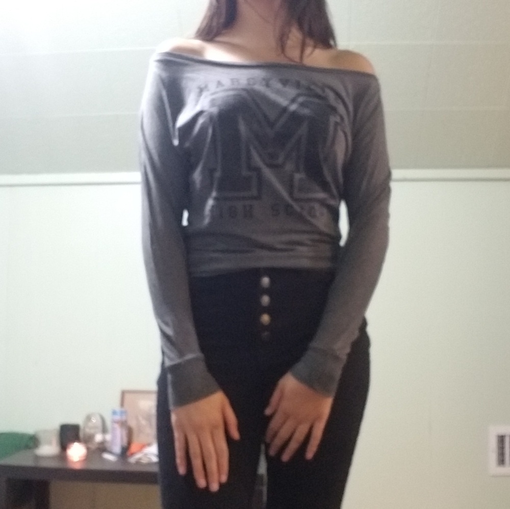 Off sholder grey long sleeve tee